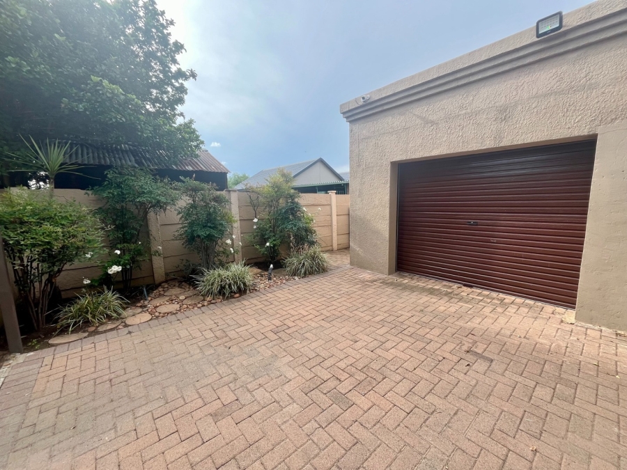 3 Bedroom Property for Sale in La Hoff North West